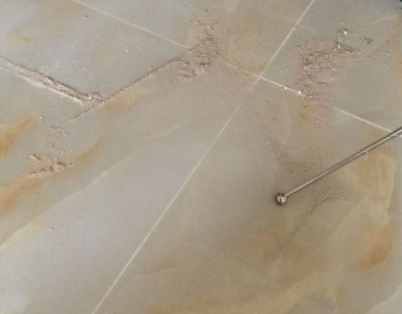 贵溪瓷砖空鼓维修公司分享粘合剂选择不当在瓷砖铺贴过程中可能导致以下问题