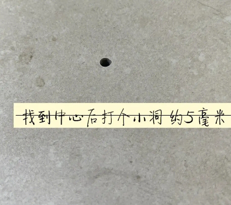 贵溪瓷砖空鼓维修公司专业解答在瓷砖铺贴过程中，如果砂料搅拌不均匀，将会带来以下问题
